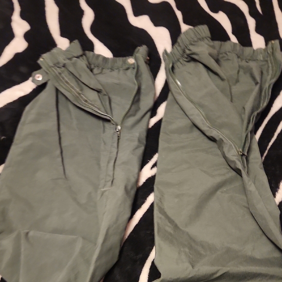 Columbia Sage Green Elastic Waist Pants - Picture 4 of 5